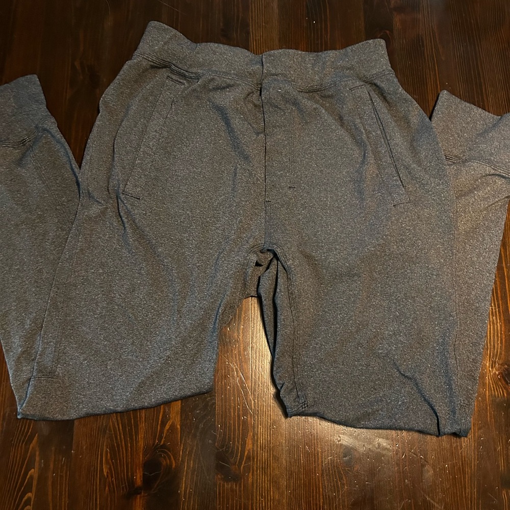 Lululemon men’s joggers